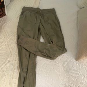 Lululemon dance studio jogger